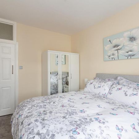 Eden - Family Apartment, Wifi & Parking Blackpool Exterior photo