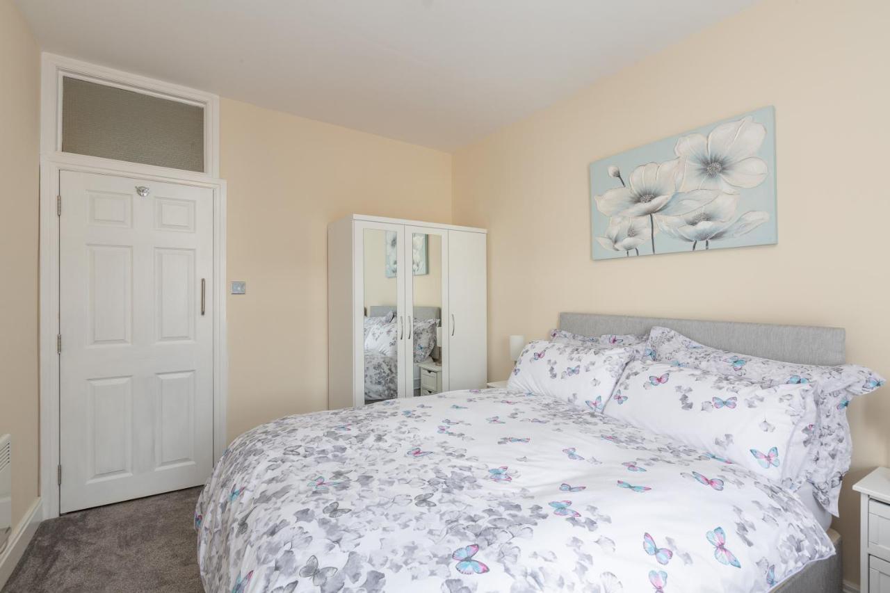 Eden - Family Apartment, Wifi & Parking Blackpool Exterior photo