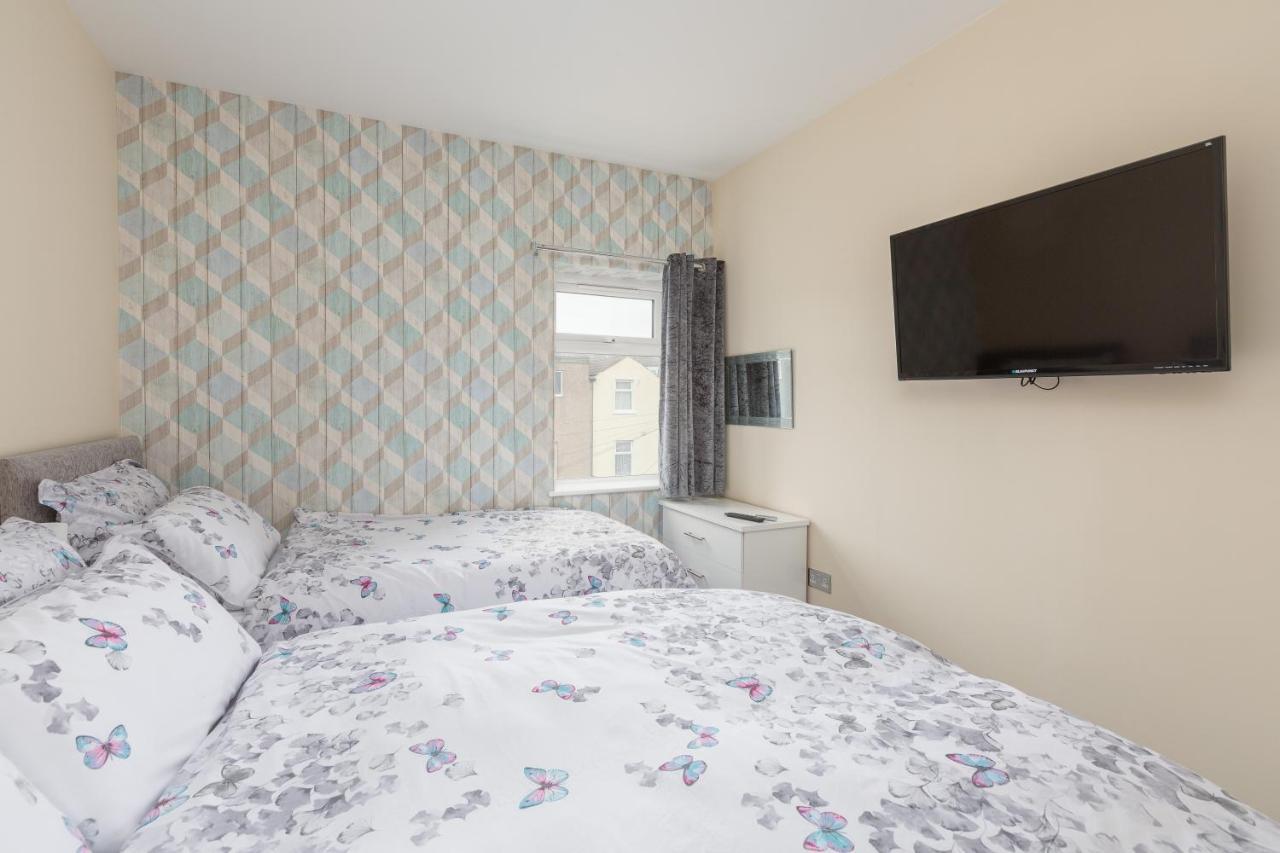 Eden - Family Apartment, Wifi & Parking Blackpool Exterior photo