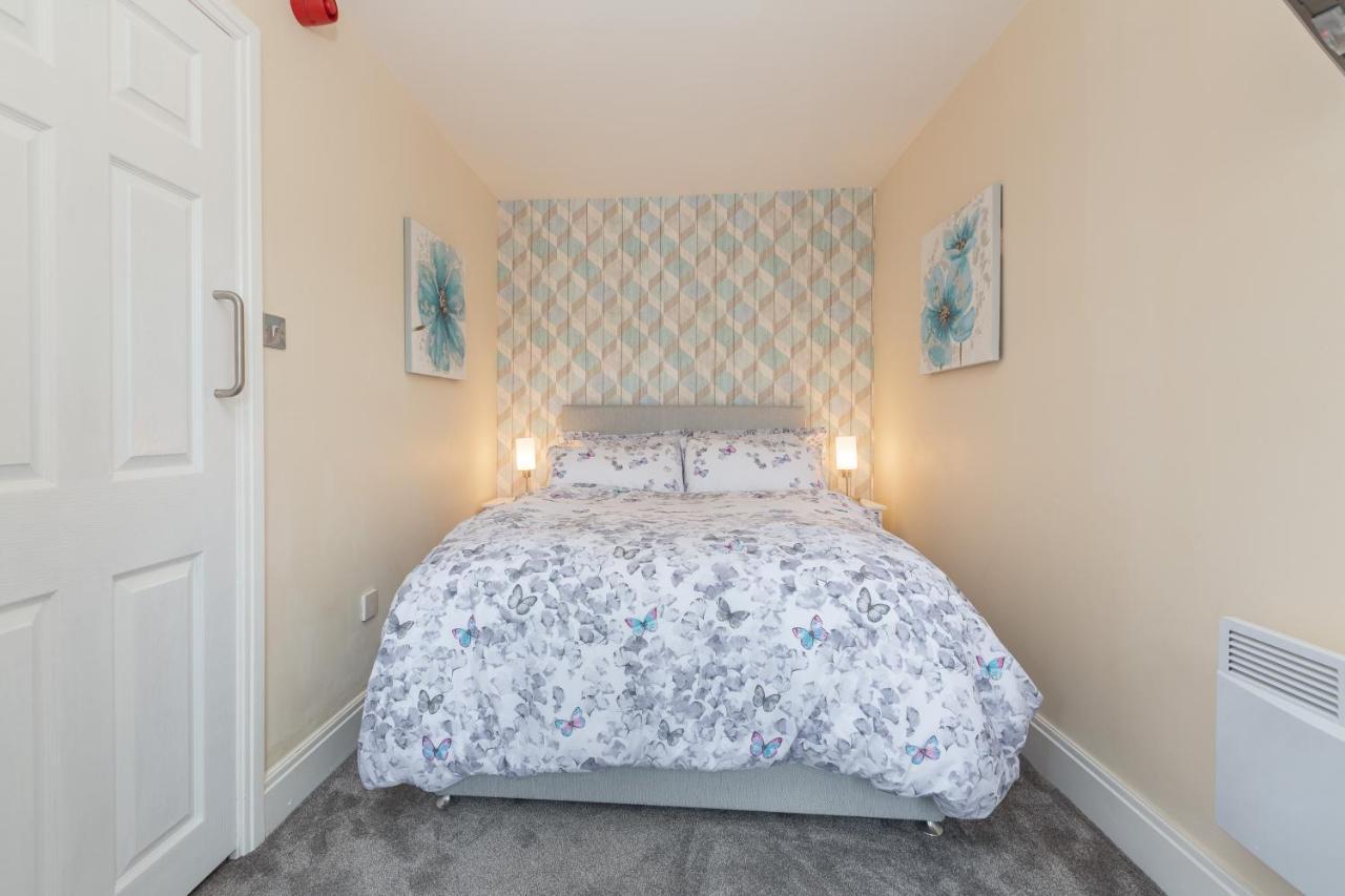 Eden - Family Apartment, Wifi & Parking Blackpool Exterior photo